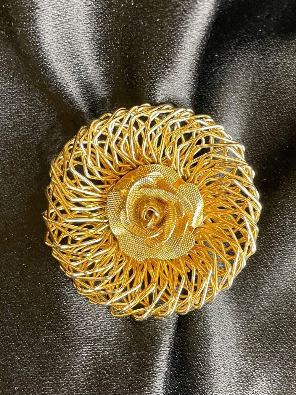 VINTAGE Gold Tone Wire Brooch with Textured Rose